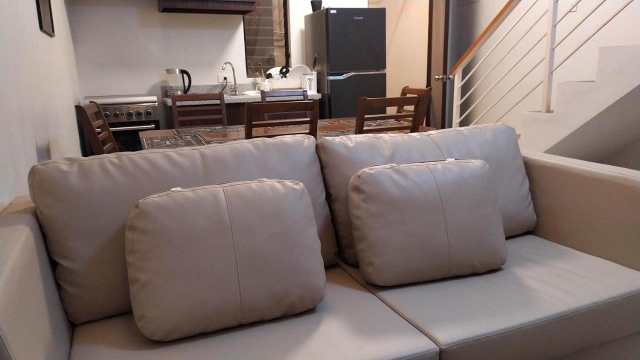 Mactan Airport Guesthouse Lapu-Lapu City Exterior foto